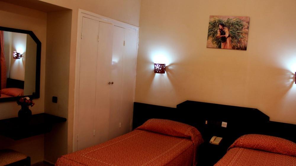 Hotel Al Bassatine เบนิเมลลาล ภายนอก รูปภาพ