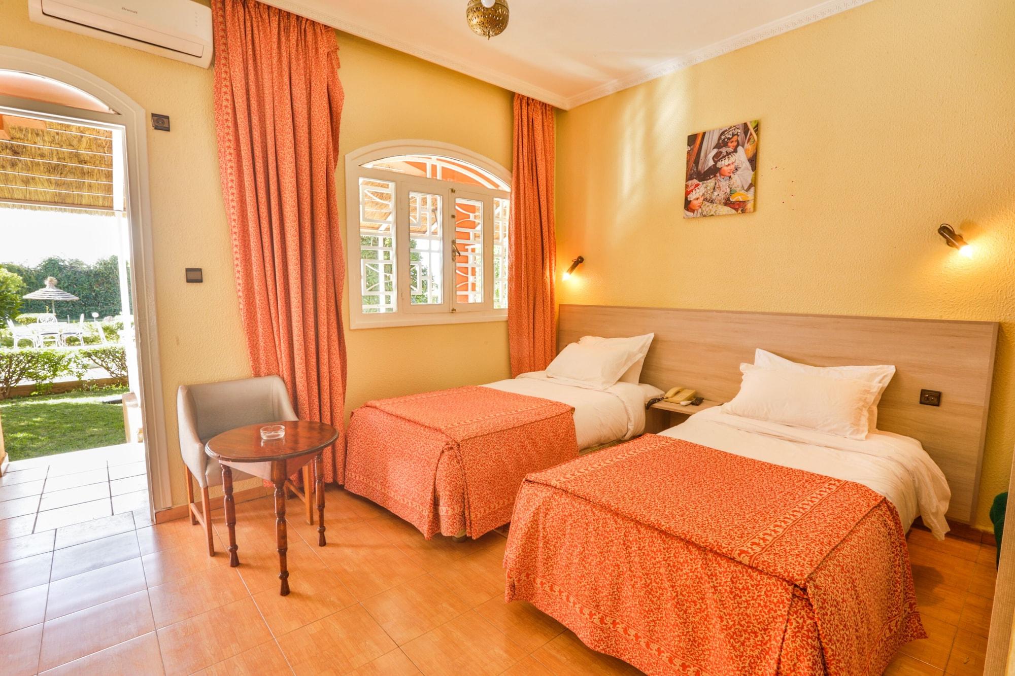 Hotel Al Bassatine เบนิเมลลาล ภายนอก รูปภาพ