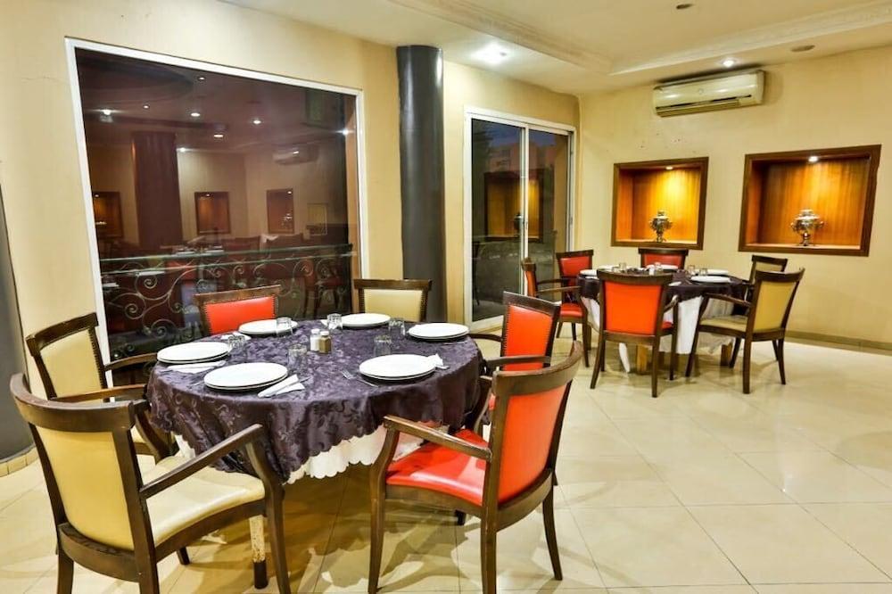 Hotel Al Bassatine เบนิเมลลาล ภายนอก รูปภาพ